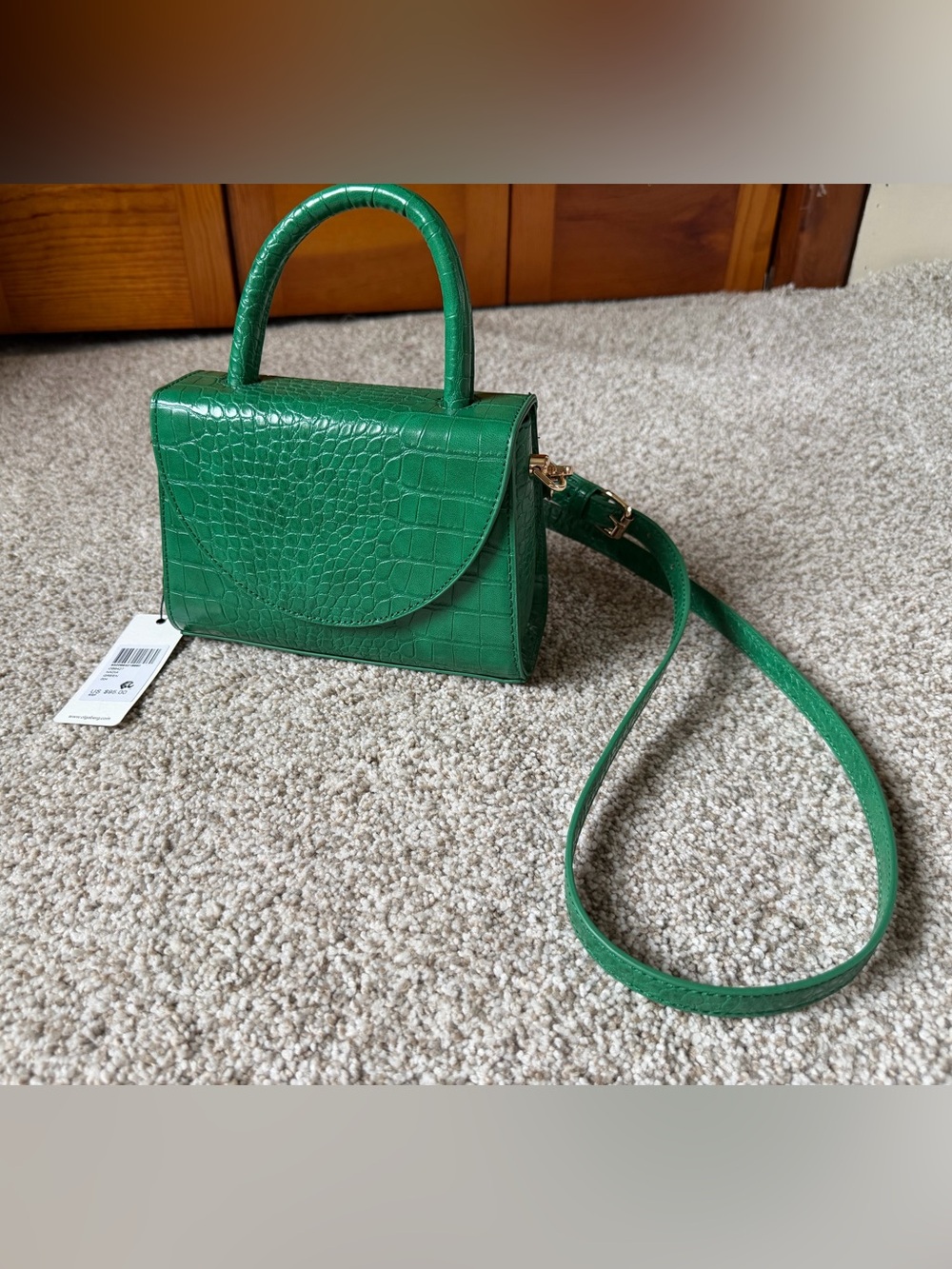NWT Olga Berg Nadia Green Clutch w/ Crossbody Strap